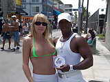 Barb_Flashing_Her_Boobs_in_Crowded_Venice_Beach_Ca (4/10)