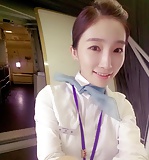 Korean_air_hostess_takes_self_pics (1/36)