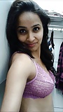 Cute_Desi_Indian_Girlfriend_showing_it_all (5/8)