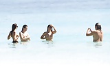 Emily_Ratajkowski_--_Topless_ Cancun _Mexico_15-11-16  (21/58)