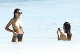 Emily_Ratajkowski_--_Topless_ Cancun _Mexico_15-11-16  (16/58)