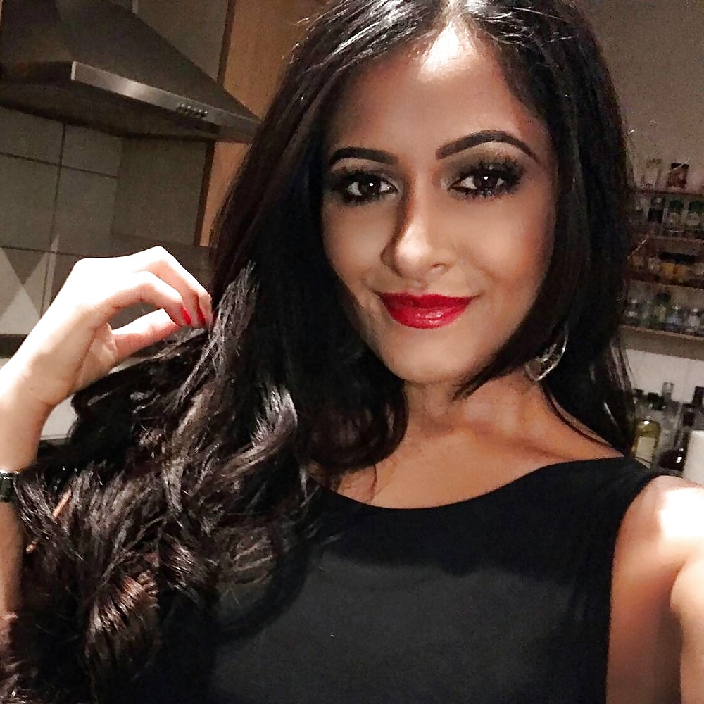 Sexy_indian_slut_from_london (2/8)