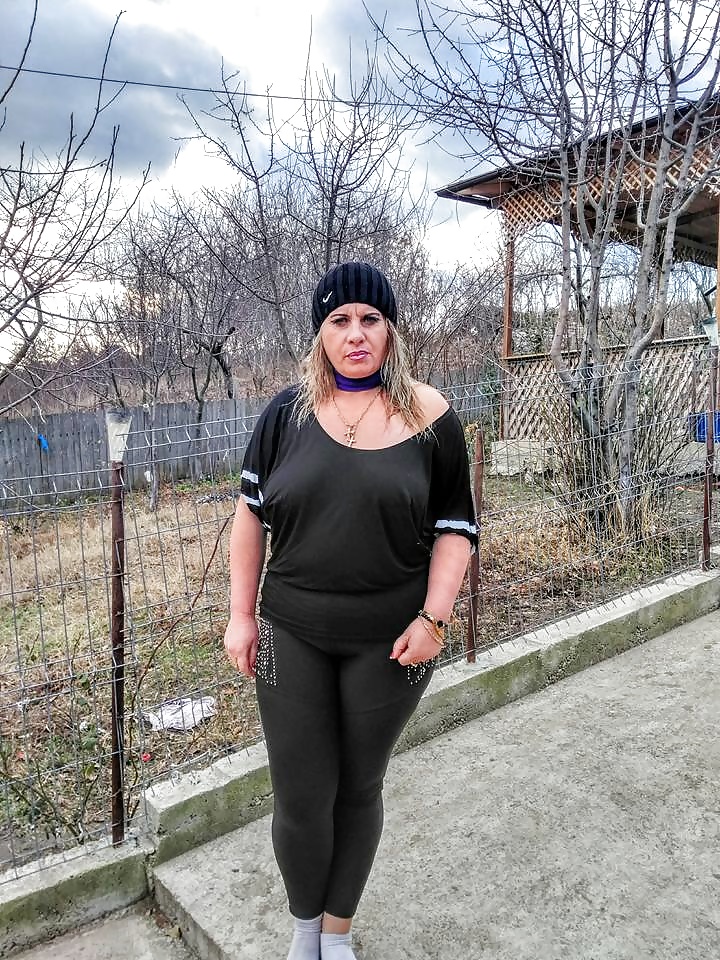 Romanian mature woman (62/71) .