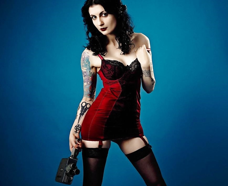Sexy goth model Debz - Photo #1.