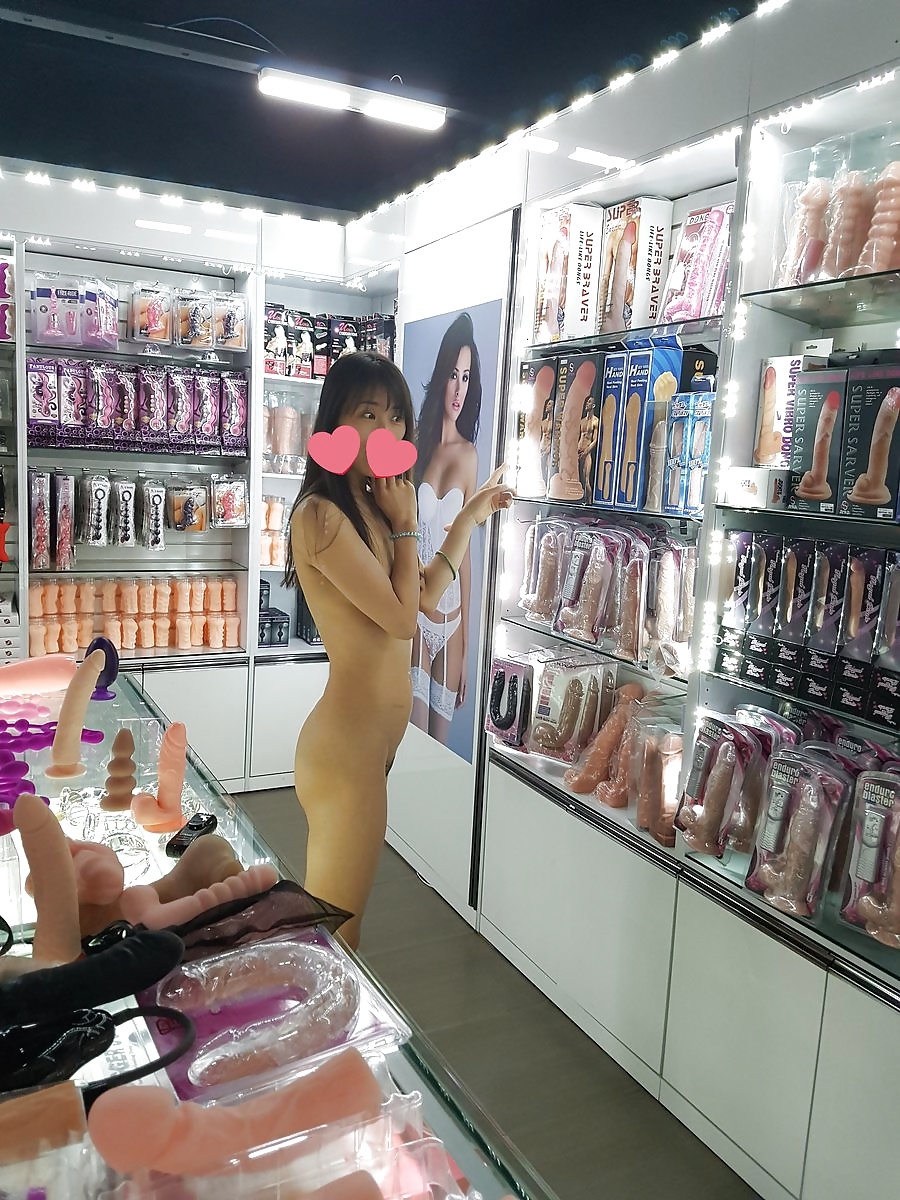 Korean girl nude in public (8/21)