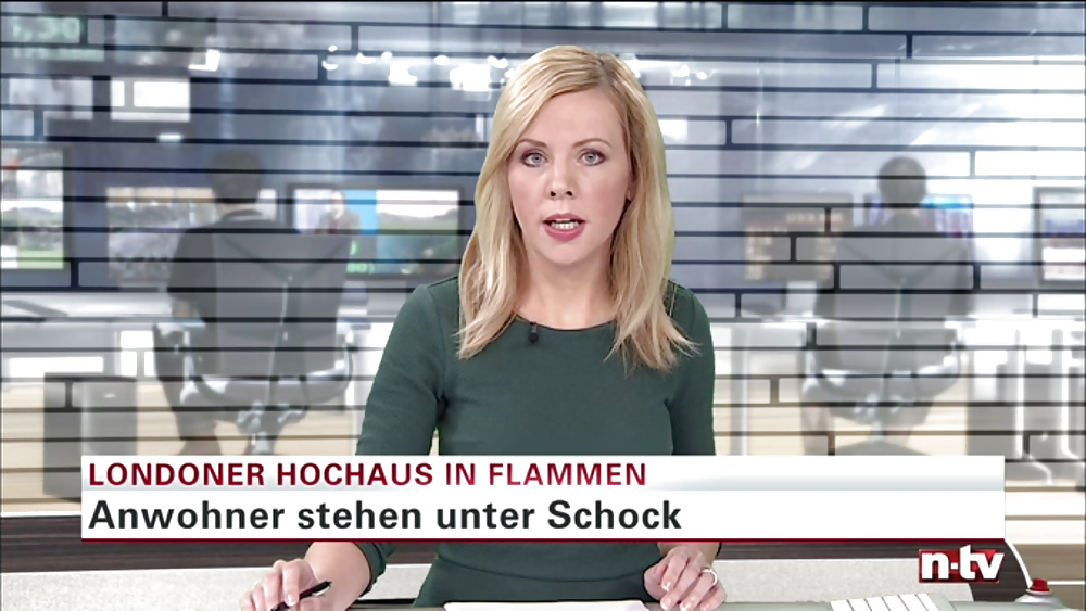 German cute blonde tv moderator (12/19)