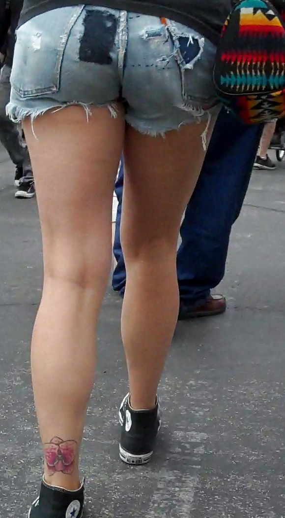 Hippie teen butt & ass in jean shorts  (20/27)