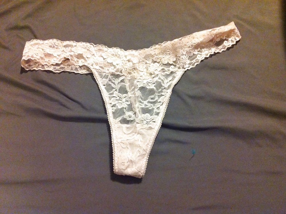 Friends mums thongs, knickers and dildo (16/25)