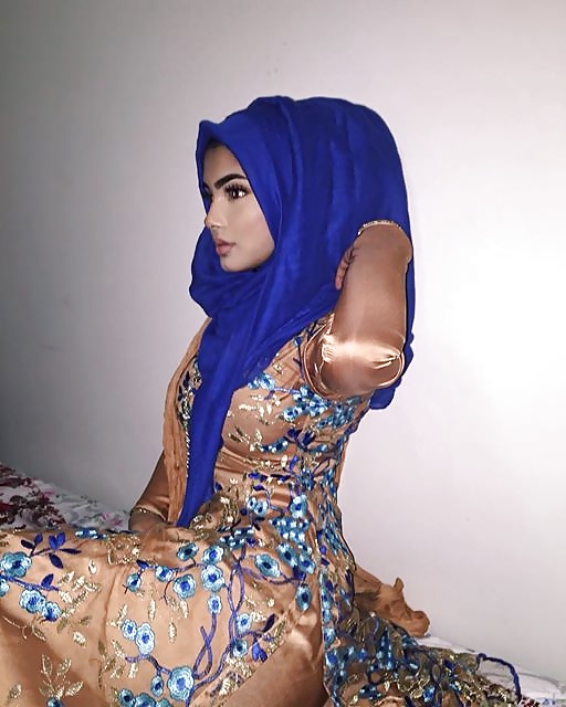 Stunning Bengai Hijabi from Canada (12/17)
