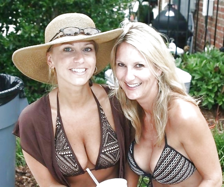 Moms Aunt And Daughter Naked.