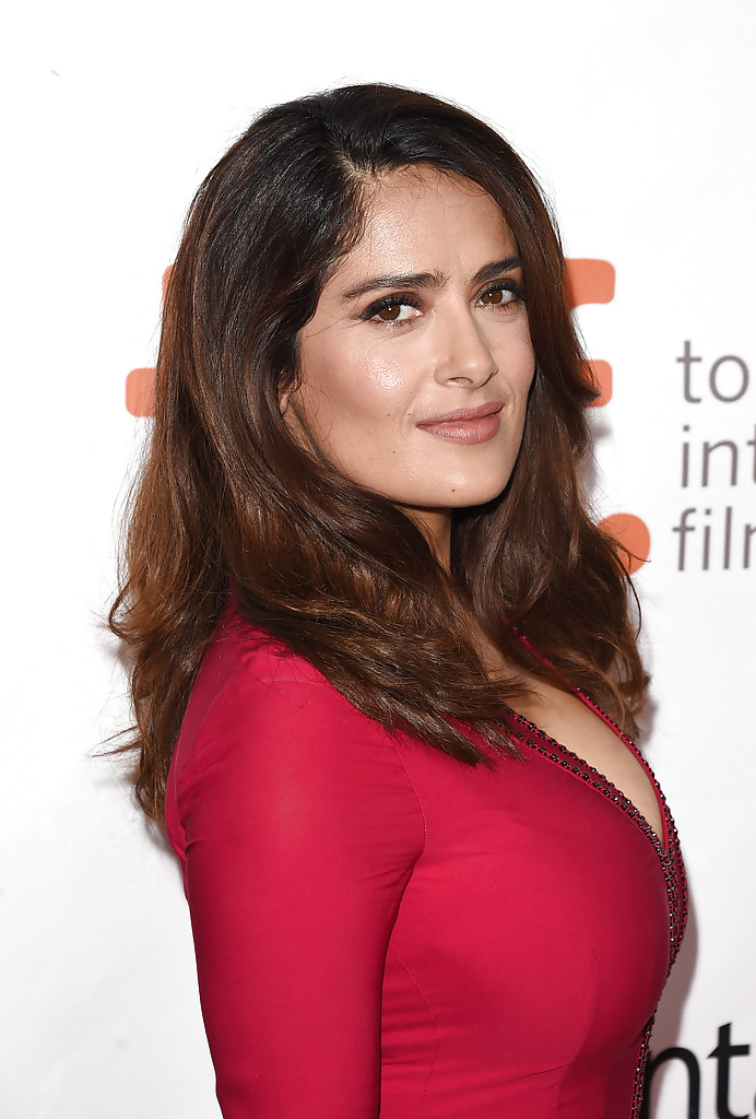 Salma Hayek (The best pictures for cum tribute video)  (5/87)