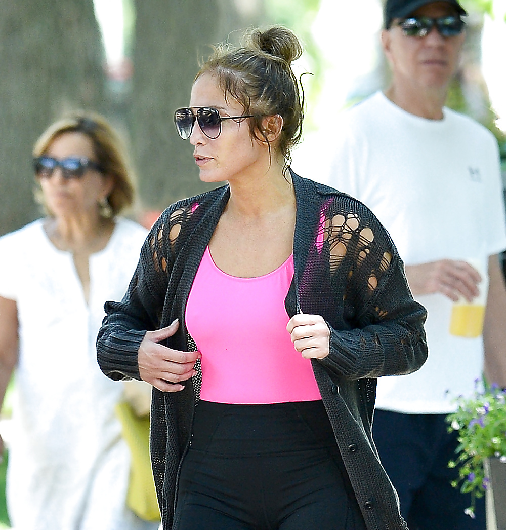 Jennifer Lopez J Lo Huge Ass In Leggings 4 (HQ)  (19/52)