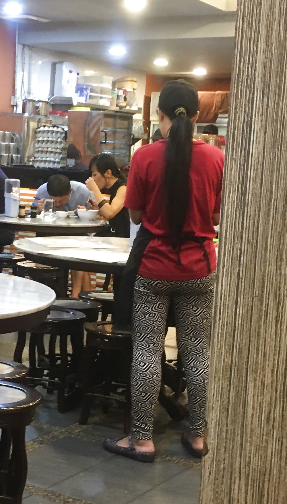 Indonesian big ass waitres (19/20)