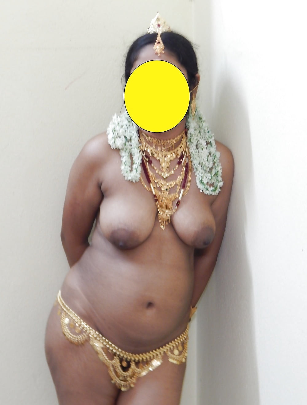 Chunky ass Indian wife. (7/12)