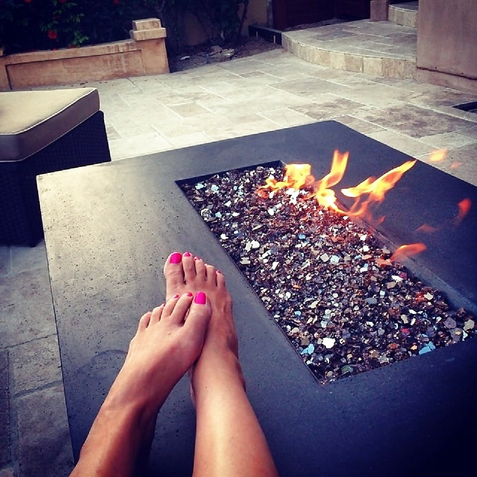 A.J Cook Feet and Legs (1/6)