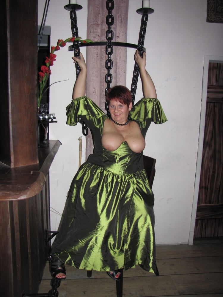 I pose in the green, Cupless Dress (14/34)