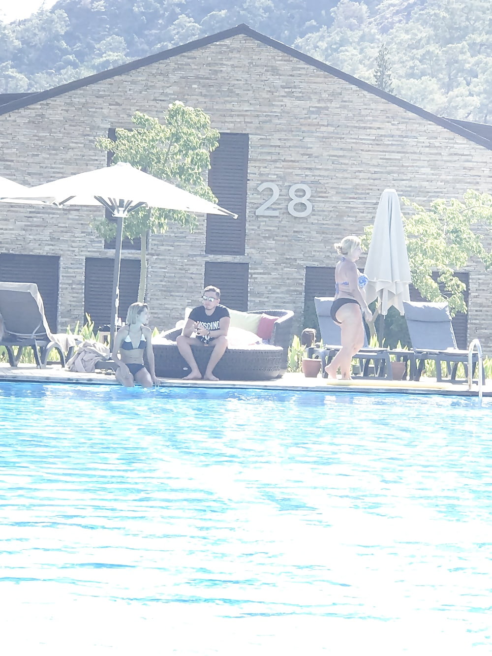 Lebanese BBW Mom on the pool  (23/32)