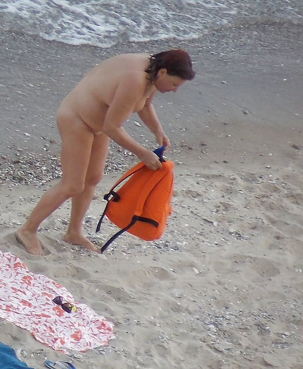 Nudist_beach _2_women _Odessa _Ukraine (15/33)