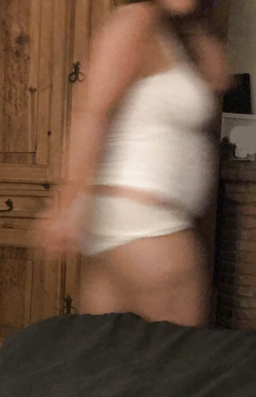 My wife (un)dressing & dirty panties (secret photos) (9/30)