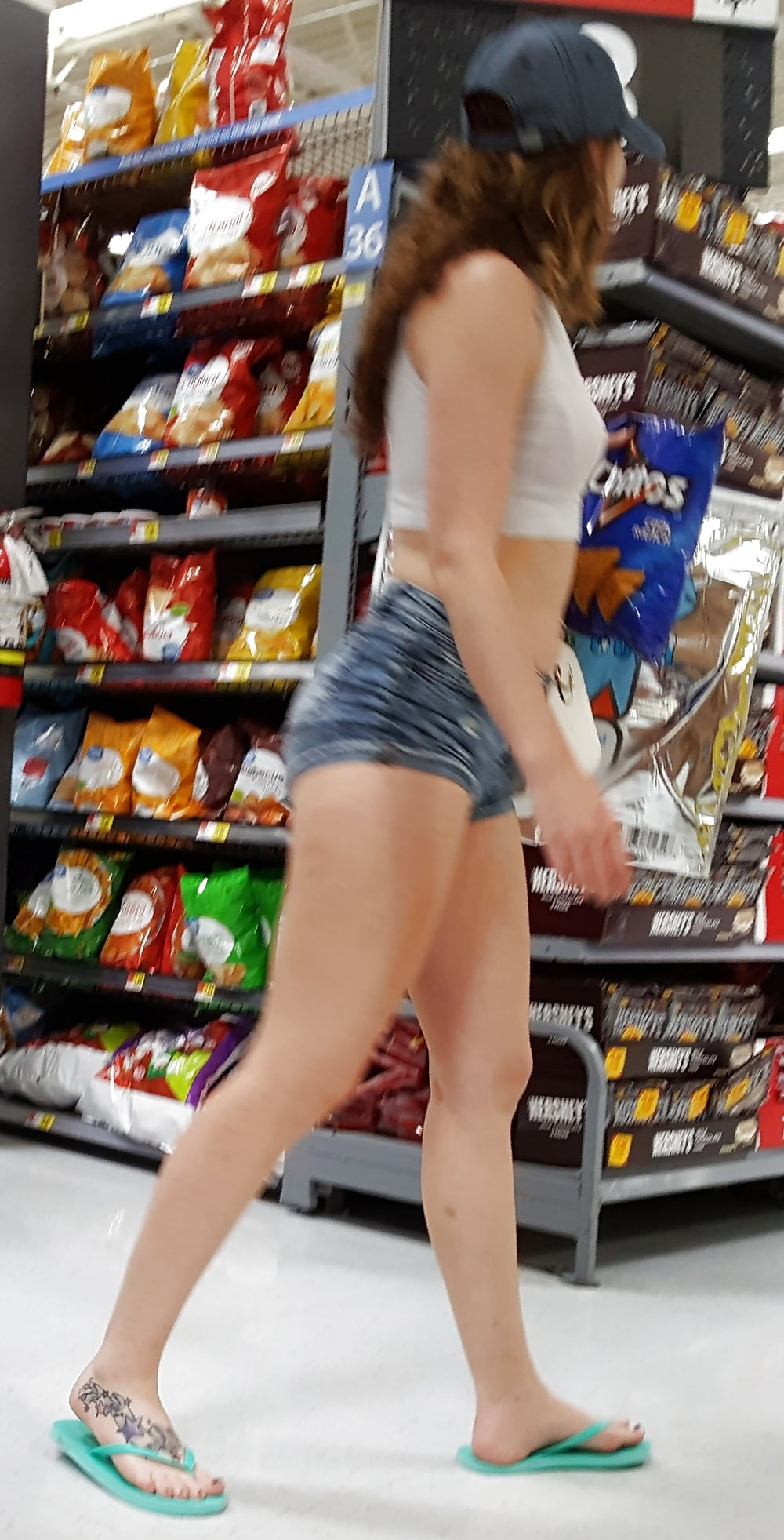 Wal-Mart_Creep_shots_sexy_white_girl_cheeking_her_nice_ass (14/33)
