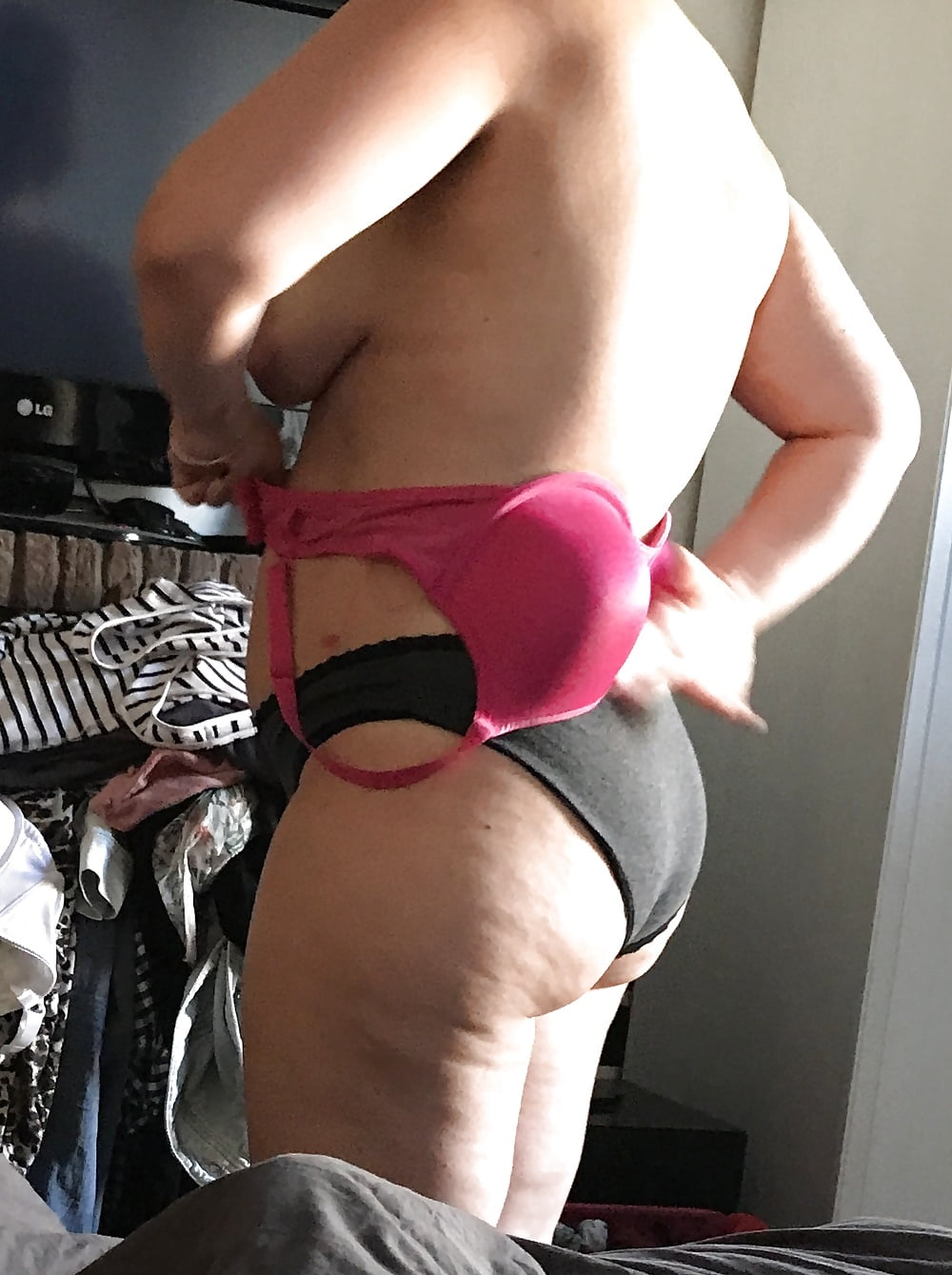 My wife  wearing panties   dirty again  secret photos  (10/21)