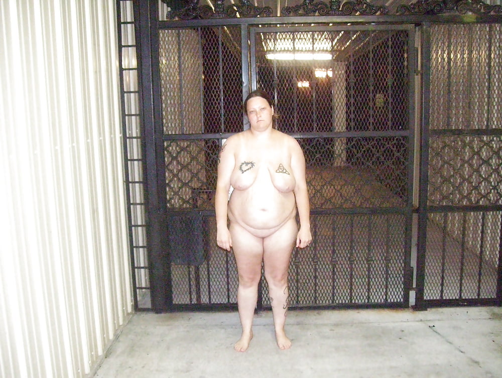 Barefoot Public Nudity 1 (22/37)