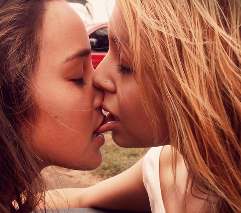 Watch teen kissing pics with tender lesbian girls making out... 