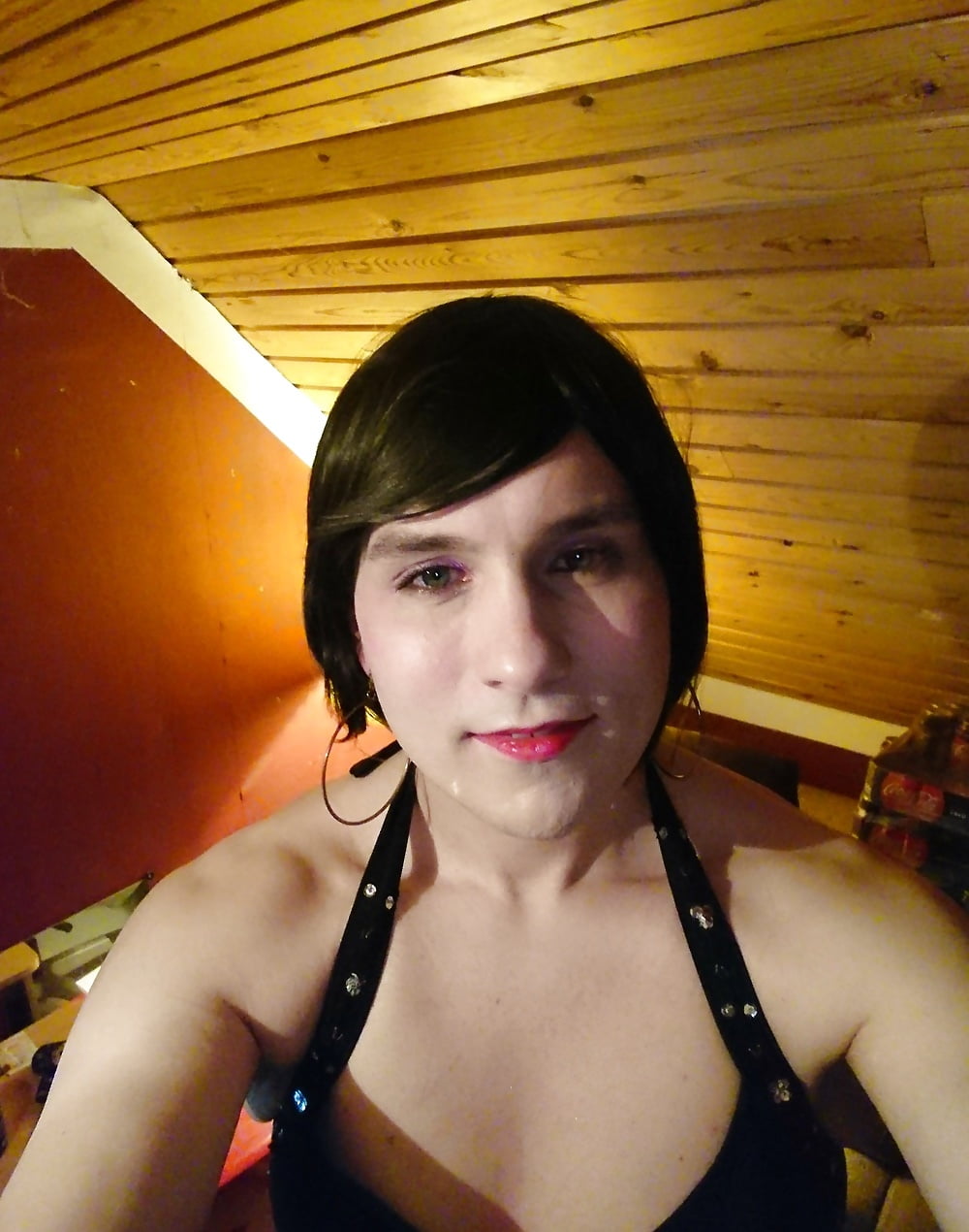 some more with my little black dress, and my new wig (7/9)