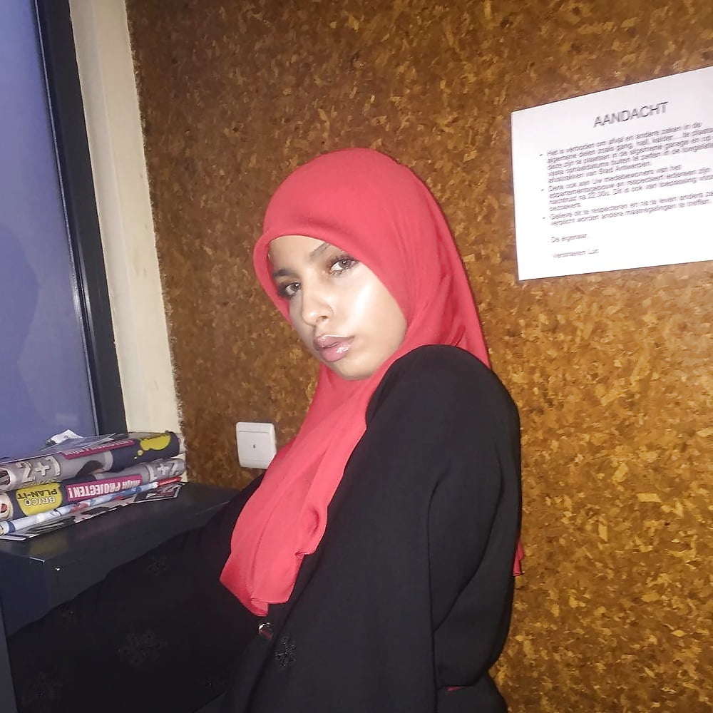 Arab Beurette Hijabi Sluts Hoeren (23/29)
