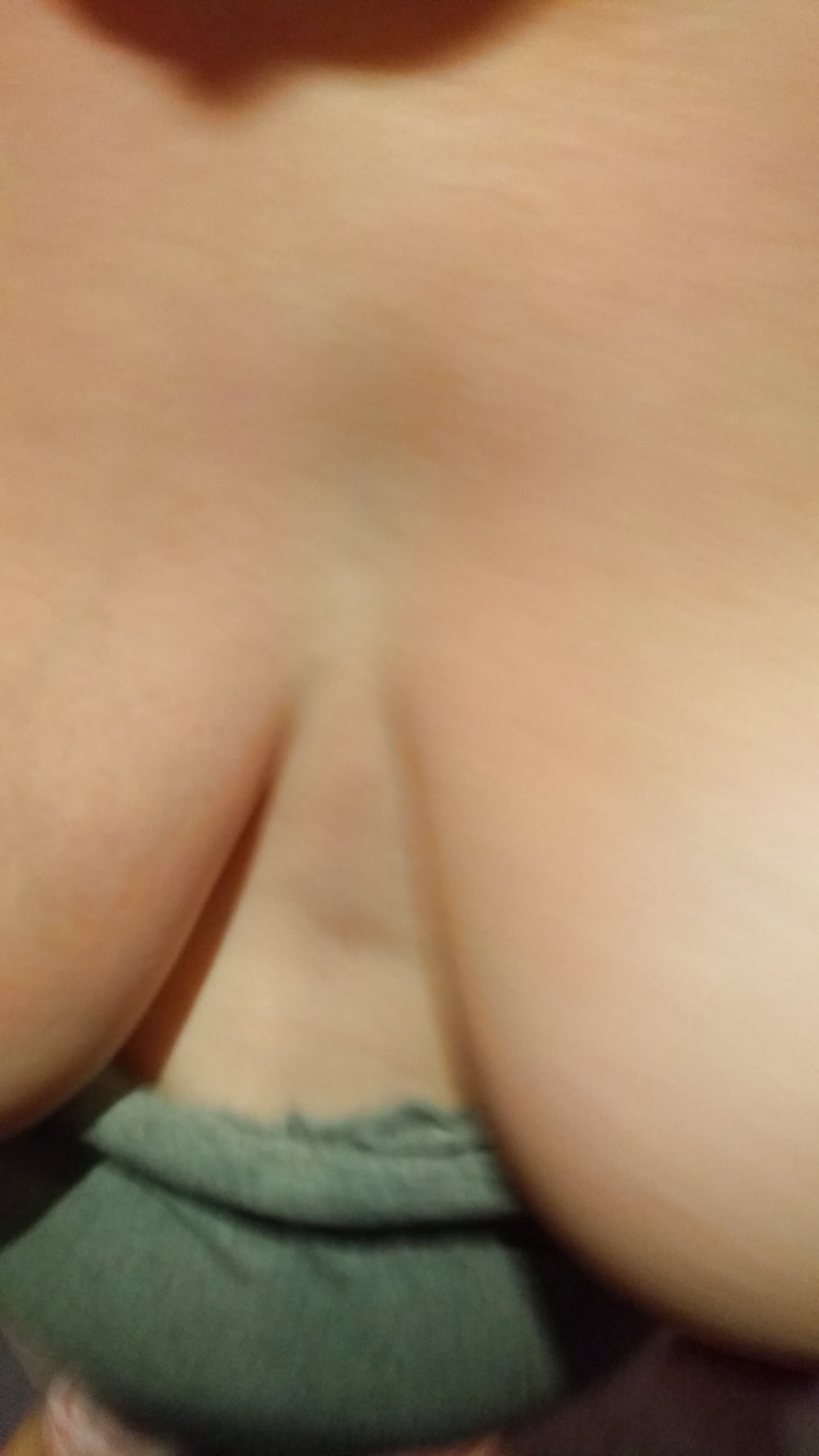 BBW_wife_38FF_natural_breasts_showing_her_tits (10/17)