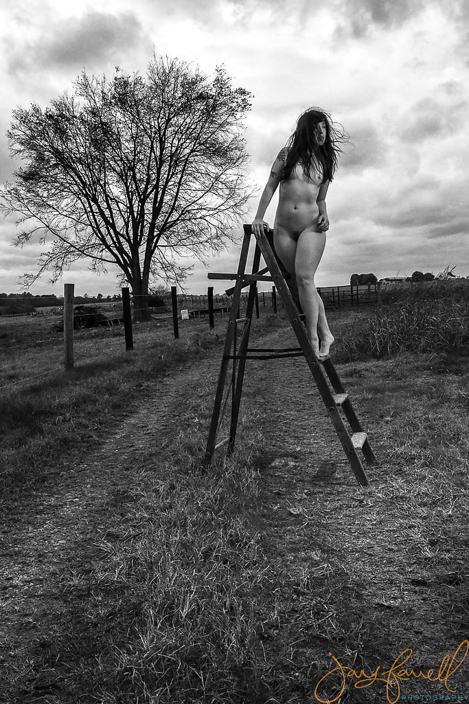 nudes and nature (15/55)