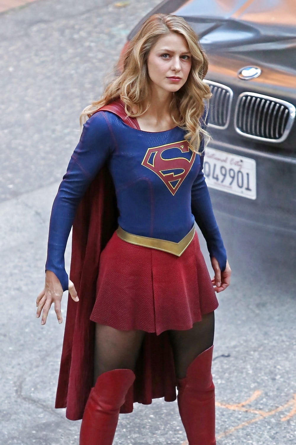 Melissa Benoist BTS Supergirl Vancouver 9-28-17 (7/28)