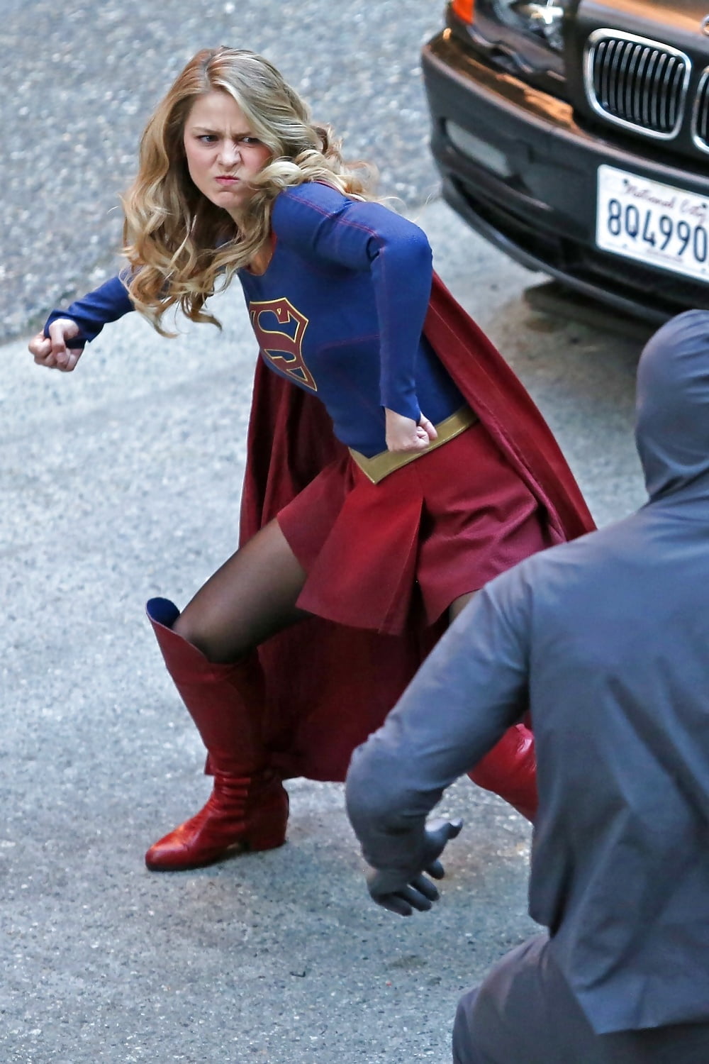 Melissa Benoist BTS Supergirl Vancouver 9-28-17 (5/28)