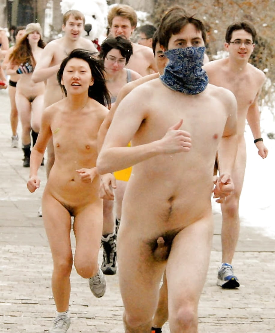 Chinese girl run nude in winter - Photo #2.