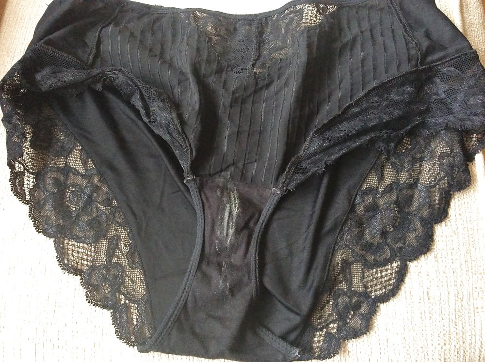 Cum in my wife's panties ?  (1/2)