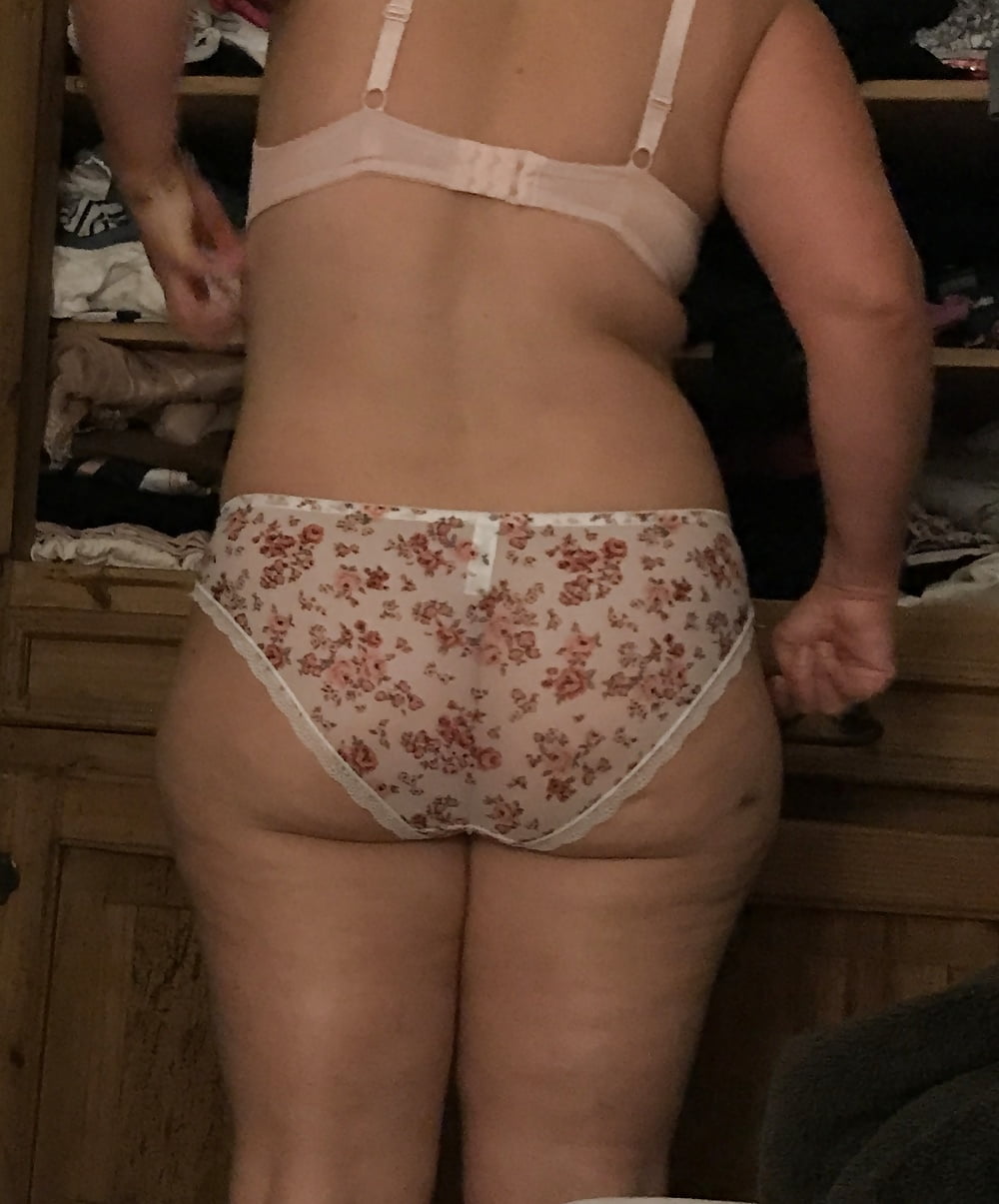 My wife panties with little flowers secret photos - Photo #2.