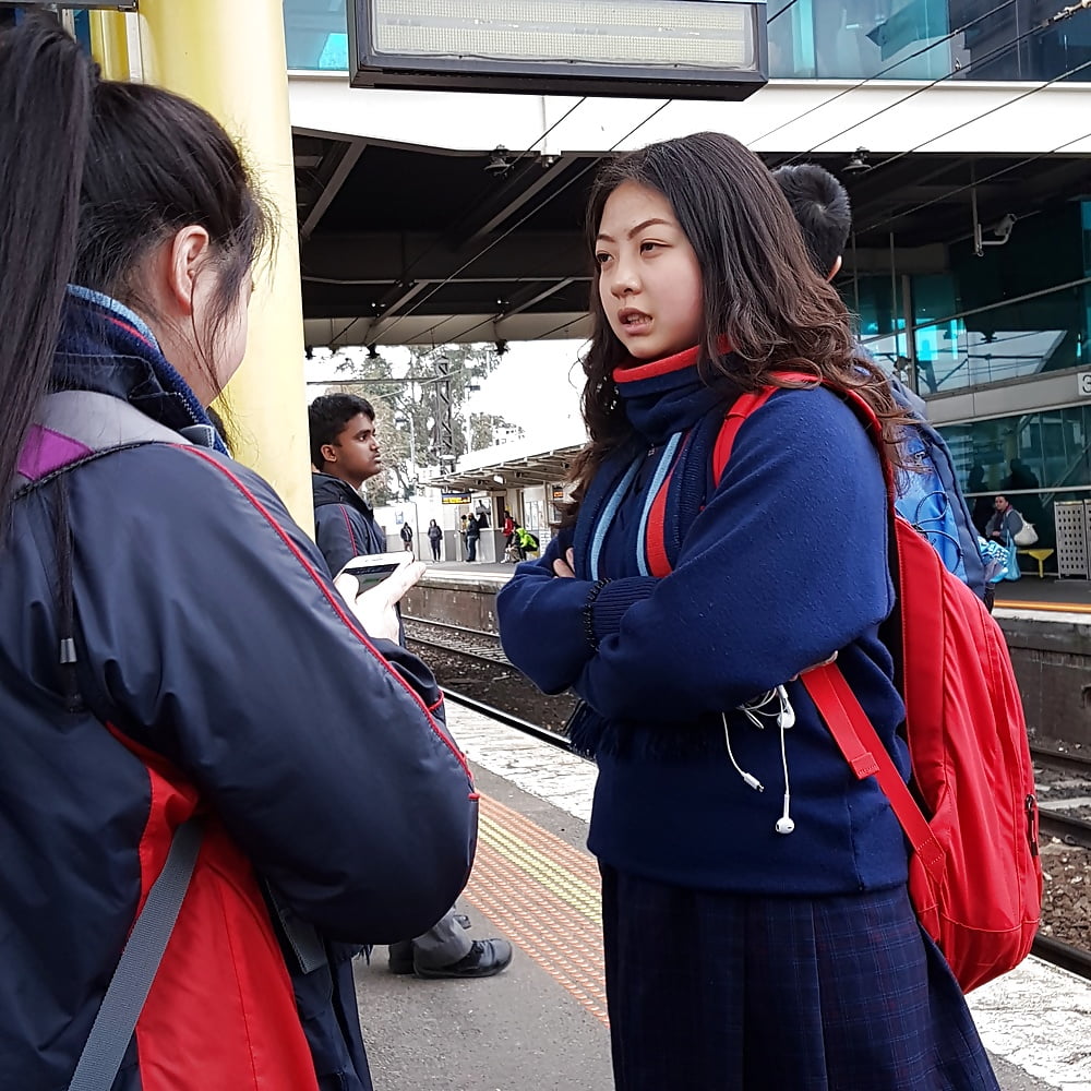 Hot asian teen at the train station candid spy  (4/5)
