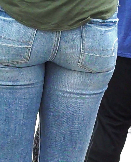 Scratch_sniff_teen_ass_in_butt_tight_jeans (9/28)
