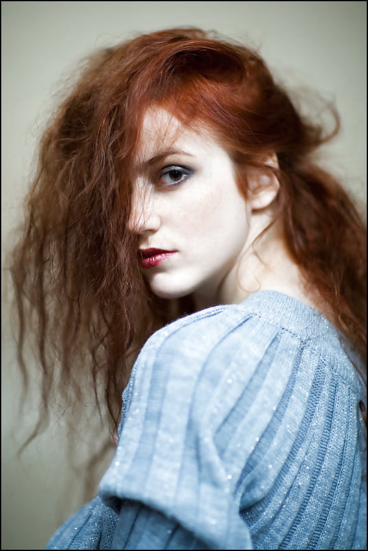 Amelia Noyta busty russian redhead model (21/58)