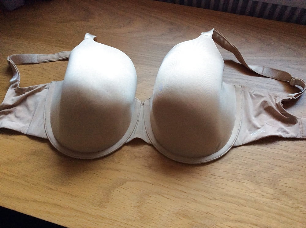 Used G cup bras (1/29)