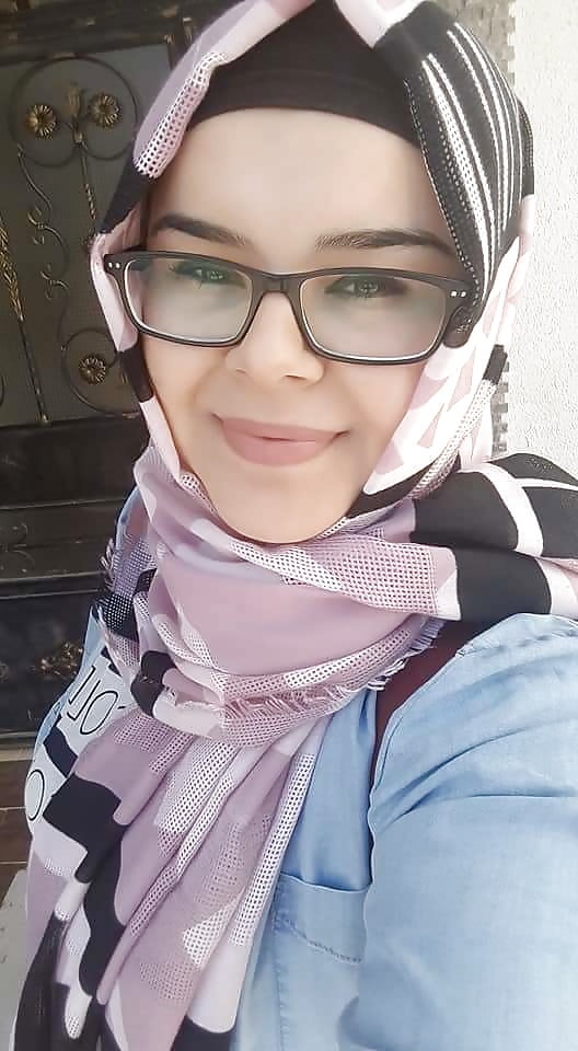 Turkish hijabi milf (9/17)