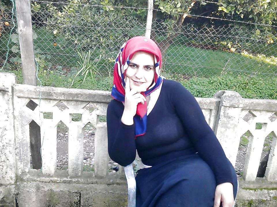 Sexy Turkish Hijab Teen  (4/8)