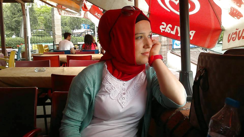 Turkish Hijab Teen Candid  (19/27)