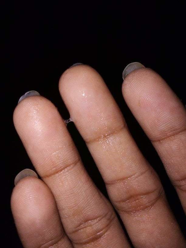 Sri lankan girl wet fingers (3/5)