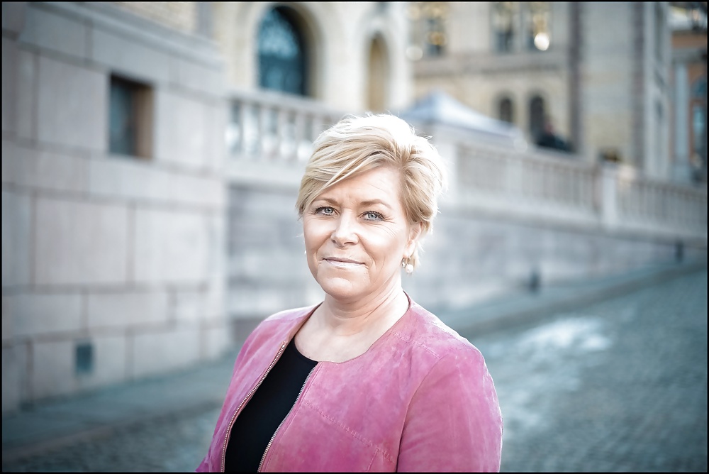 This is why I worship conservative Siv Jensen (1/46)