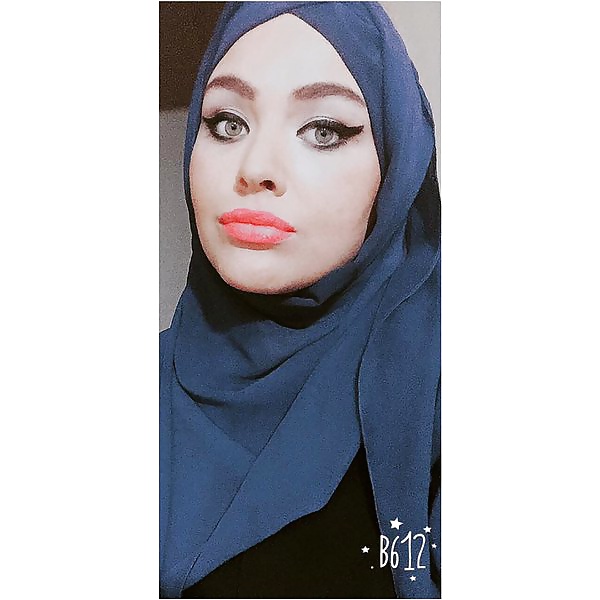 Very Sexy Turkish Hijab Teen  (3/13)