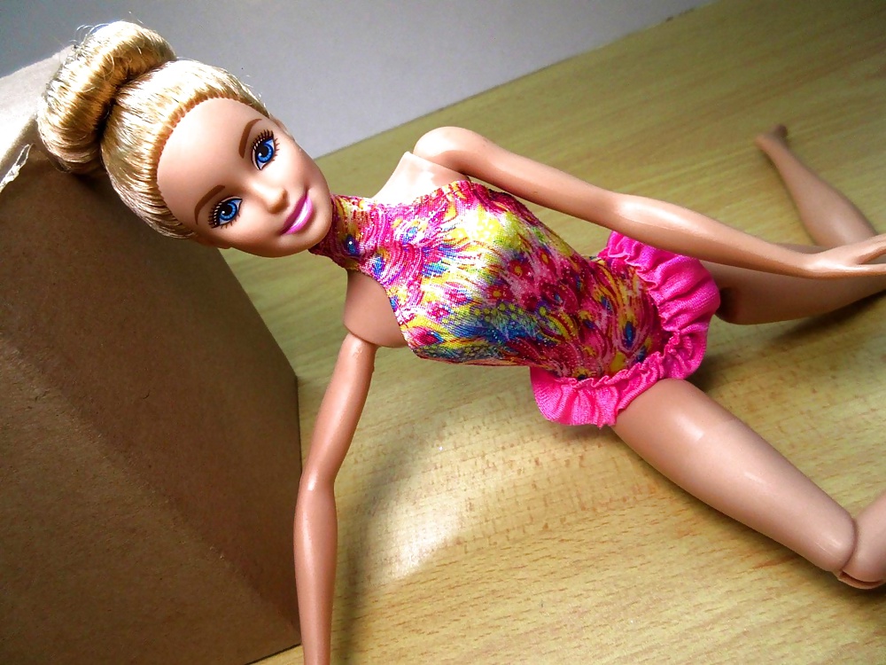 Barbie's Cumming On The Gymnast (22/40)