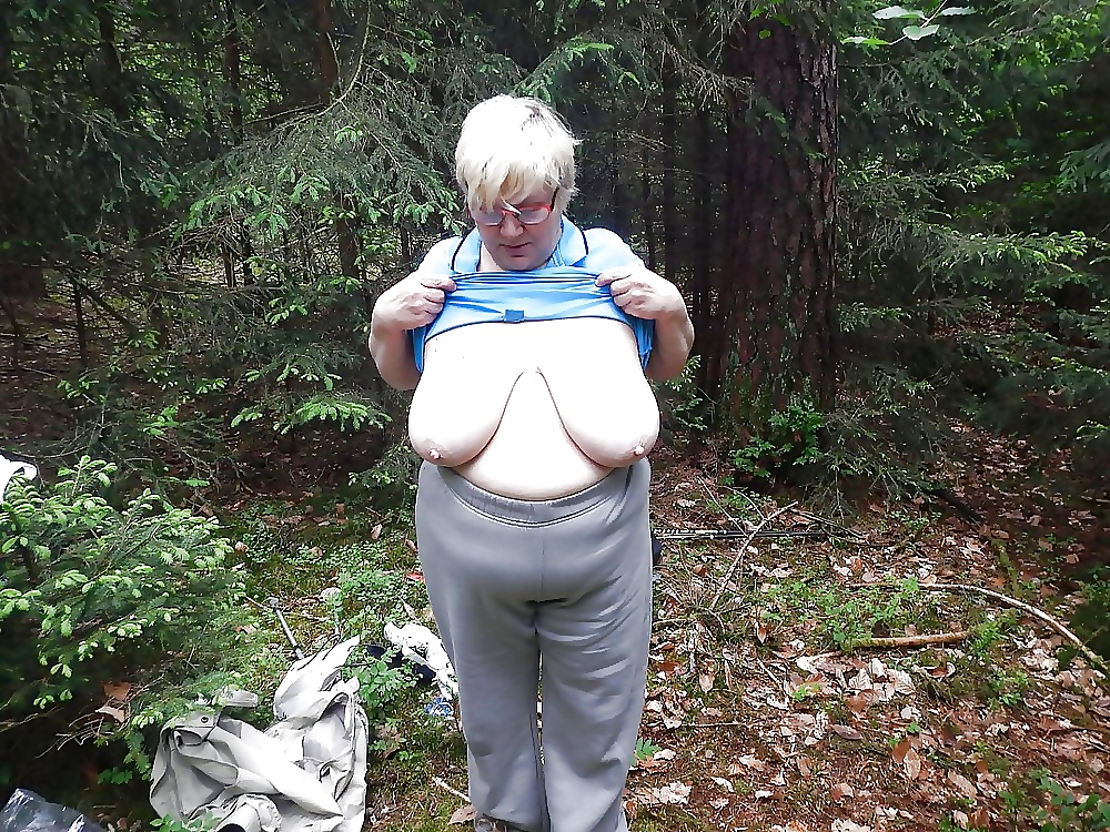 Huge boob matures outdoors #7 (8/17)