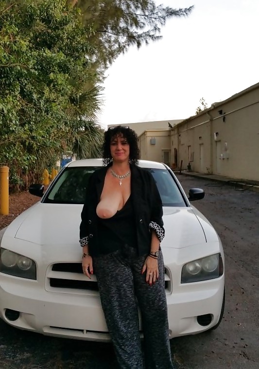 big titted matures and cars (17/58)