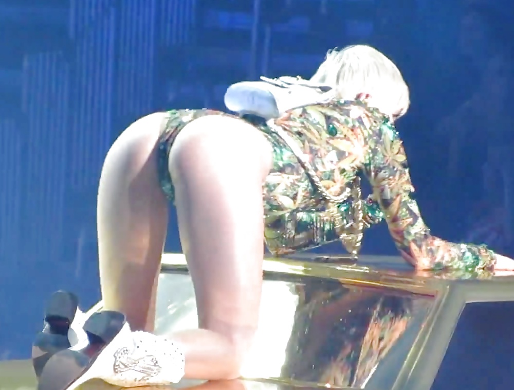 Miley CyRUS BUTT - Photo #2.